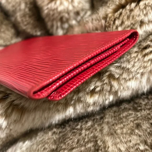 Rare Louis Vuitton Red Epi Porte Yen 3 Cartes Credit Bifold Long Wallet- Amazing - Picture 3 of 10
